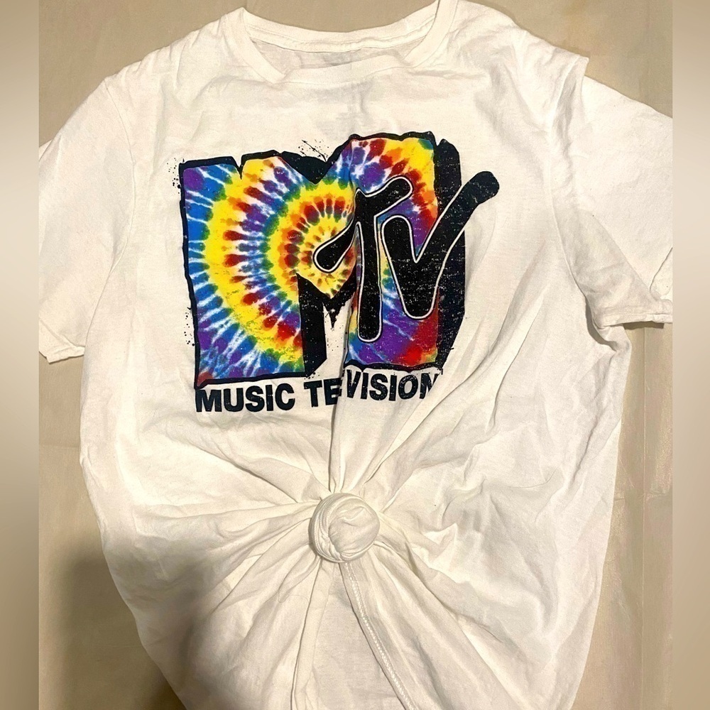Women’s MTV brand white T-shirt with tie dye logo size small